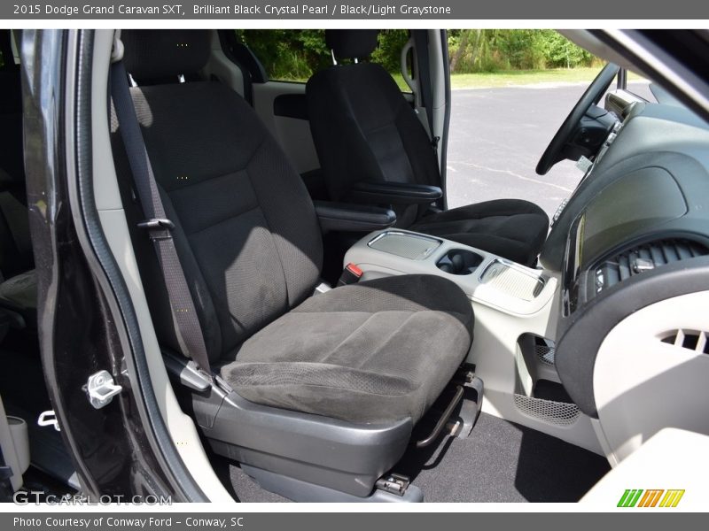 Brilliant Black Crystal Pearl / Black/Light Graystone 2015 Dodge Grand Caravan SXT