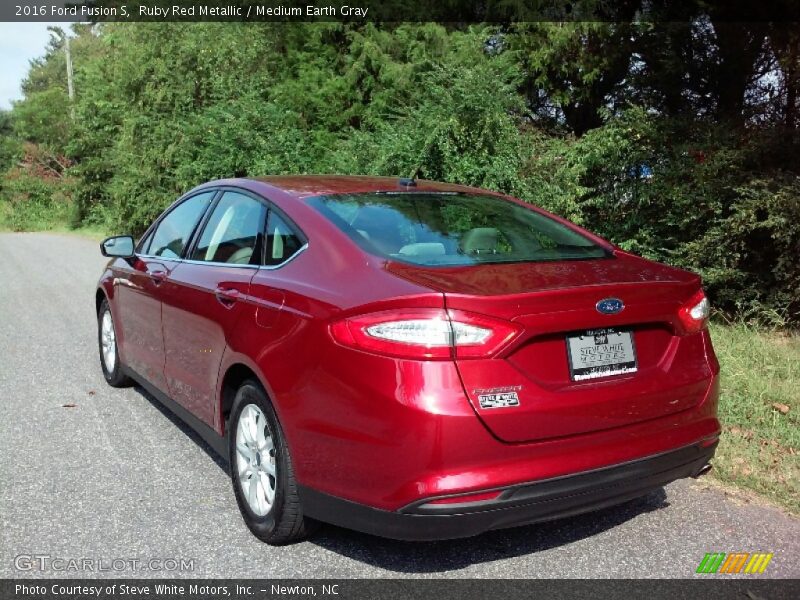 Ruby Red Metallic / Medium Earth Gray 2016 Ford Fusion S