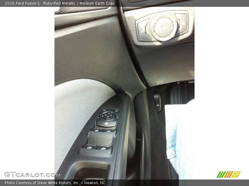Ruby Red Metallic / Medium Earth Gray 2016 Ford Fusion S