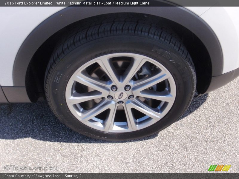 White Platinum Metallic Tri-Coat / Medium Light Camel 2016 Ford Explorer Limited