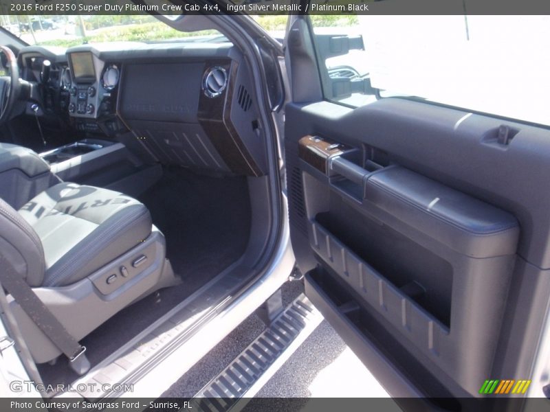 Ingot Silver Metallic / Platinum Black 2016 Ford F250 Super Duty Platinum Crew Cab 4x4