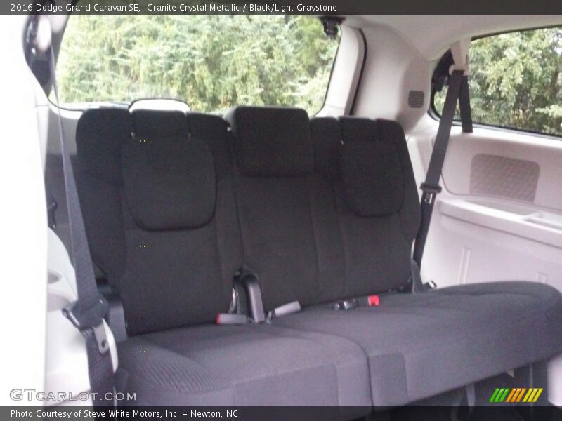 Granite Crystal Metallic / Black/Light Graystone 2016 Dodge Grand Caravan SE
