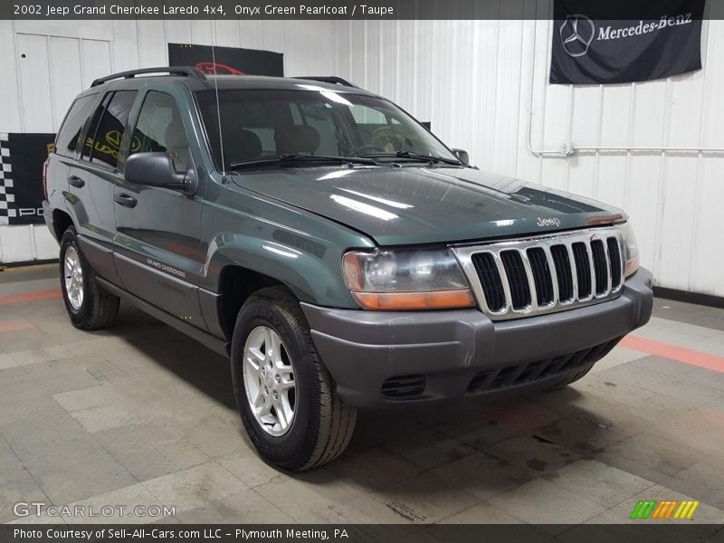 Onyx Green Pearlcoat / Taupe 2002 Jeep Grand Cherokee Laredo 4x4