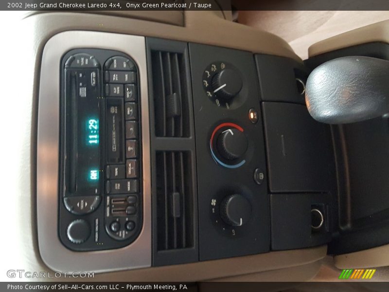Onyx Green Pearlcoat / Taupe 2002 Jeep Grand Cherokee Laredo 4x4