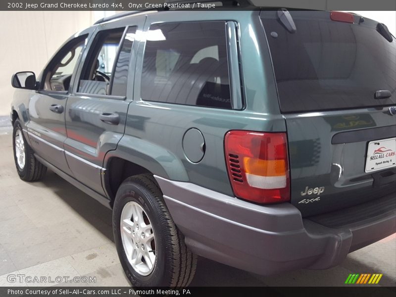 Onyx Green Pearlcoat / Taupe 2002 Jeep Grand Cherokee Laredo 4x4