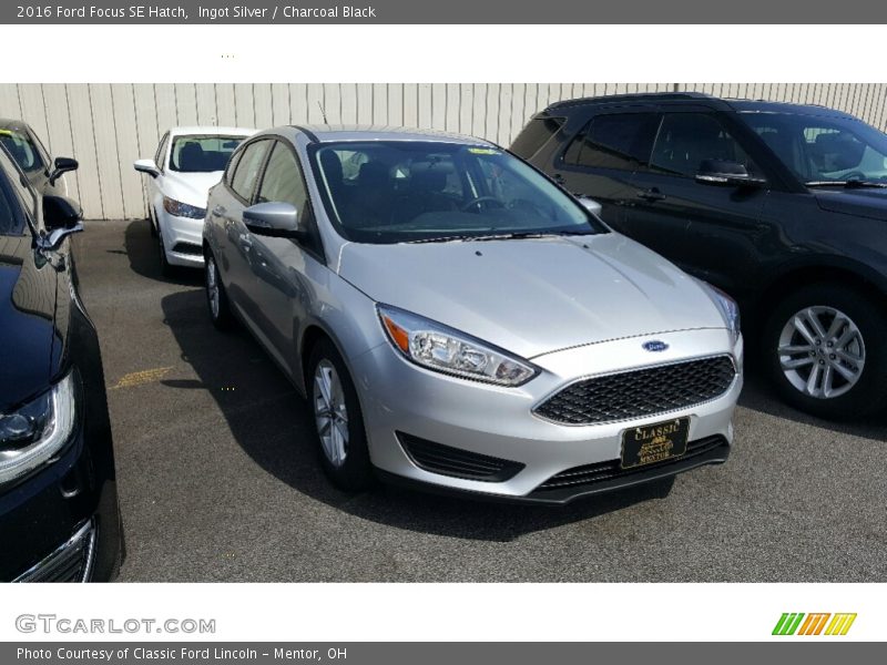 Ingot Silver / Charcoal Black 2016 Ford Focus SE Hatch