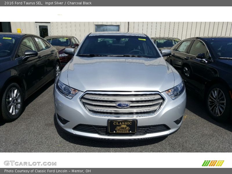 Ingot Silver / Charcoal Black 2016 Ford Taurus SEL