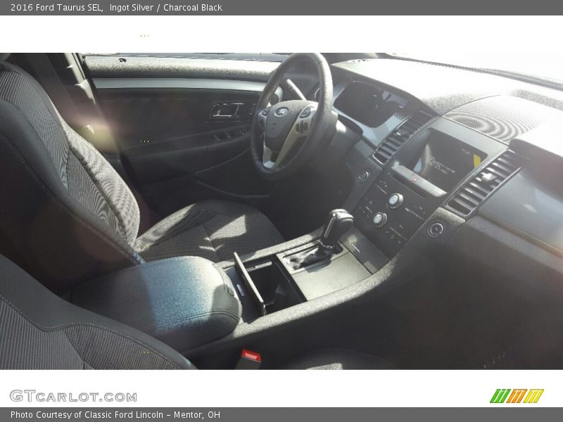 Ingot Silver / Charcoal Black 2016 Ford Taurus SEL