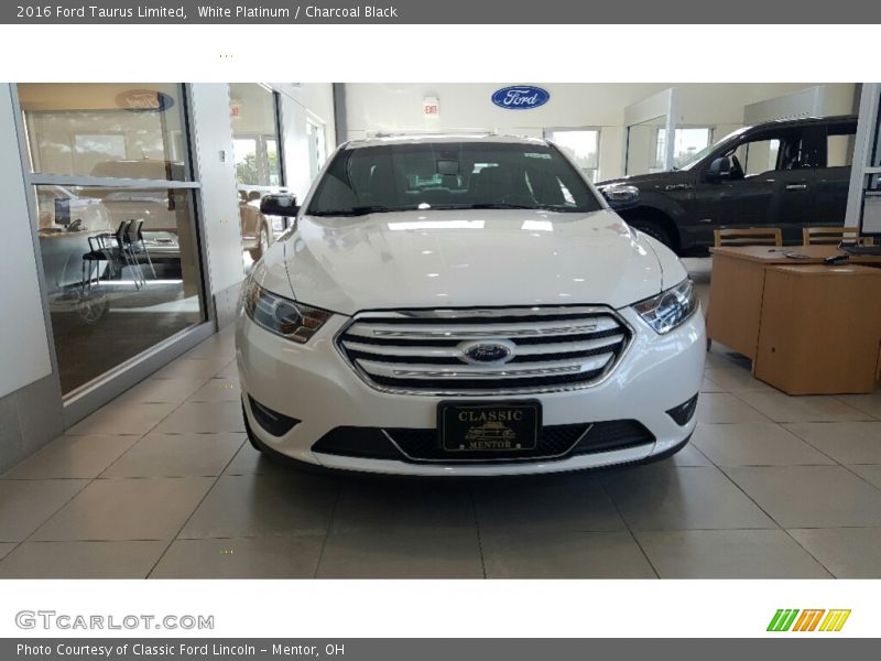 White Platinum / Charcoal Black 2016 Ford Taurus Limited