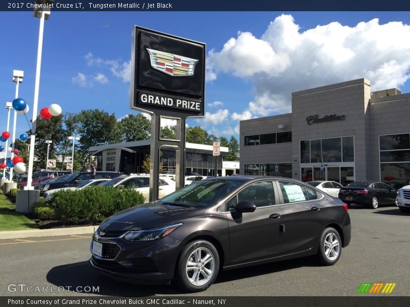 Tungsten Metallic / Jet Black 2017 Chevrolet Cruze LT