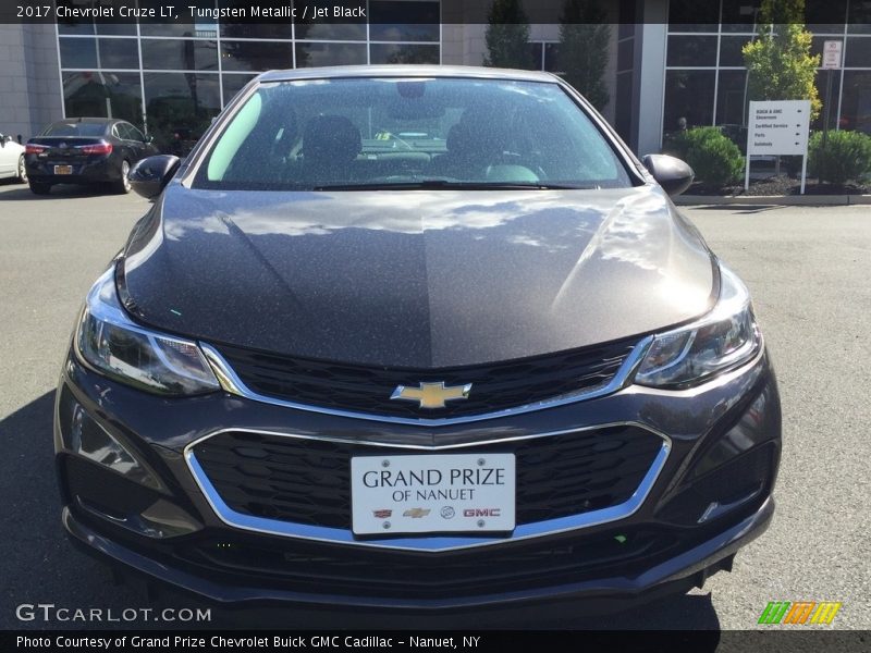 Tungsten Metallic / Jet Black 2017 Chevrolet Cruze LT