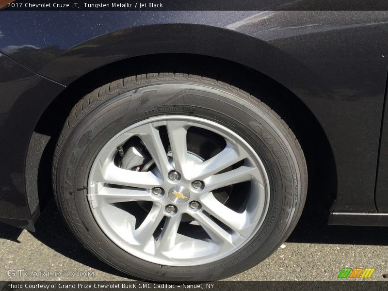 Tungsten Metallic / Jet Black 2017 Chevrolet Cruze LT