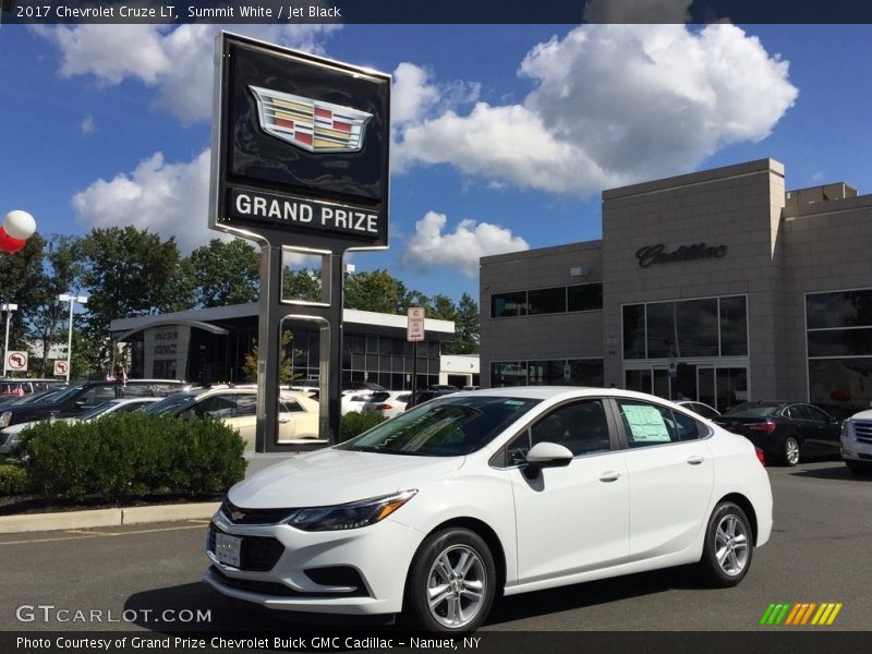 Summit White / Jet Black 2017 Chevrolet Cruze LT