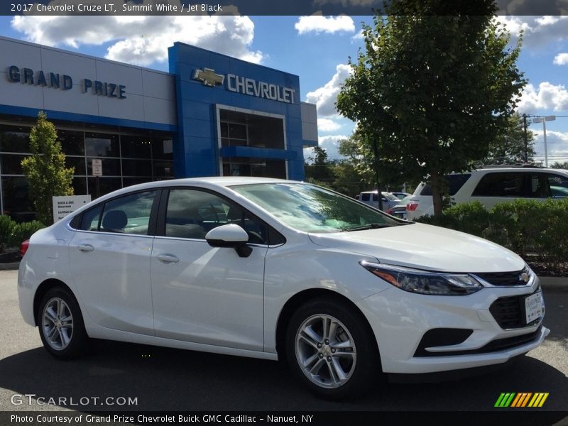 Summit White / Jet Black 2017 Chevrolet Cruze LT