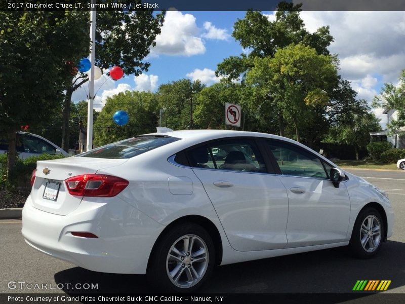 Summit White / Jet Black 2017 Chevrolet Cruze LT
