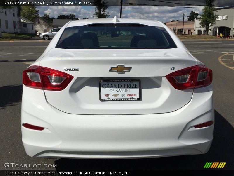 Summit White / Jet Black 2017 Chevrolet Cruze LT