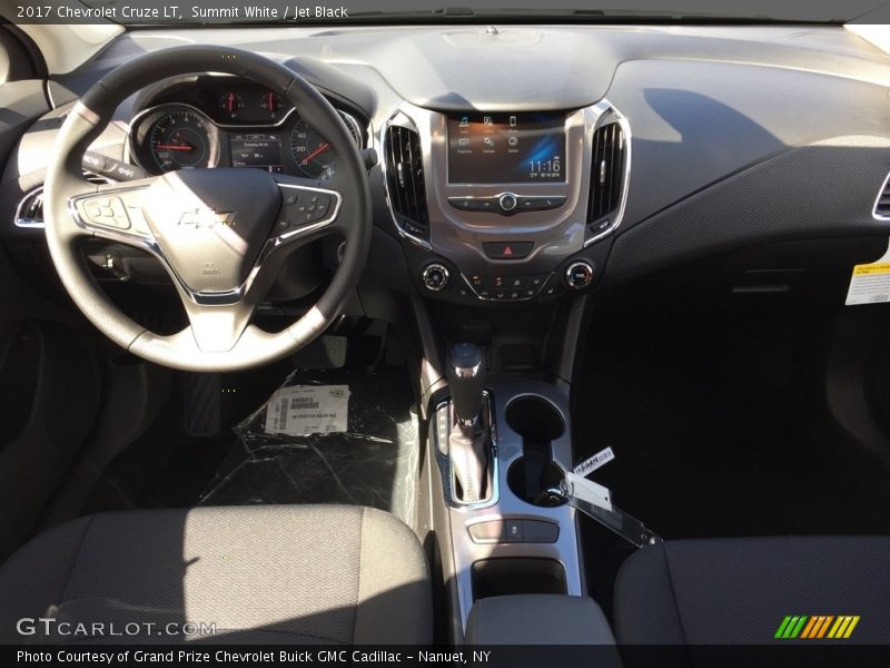 Summit White / Jet Black 2017 Chevrolet Cruze LT