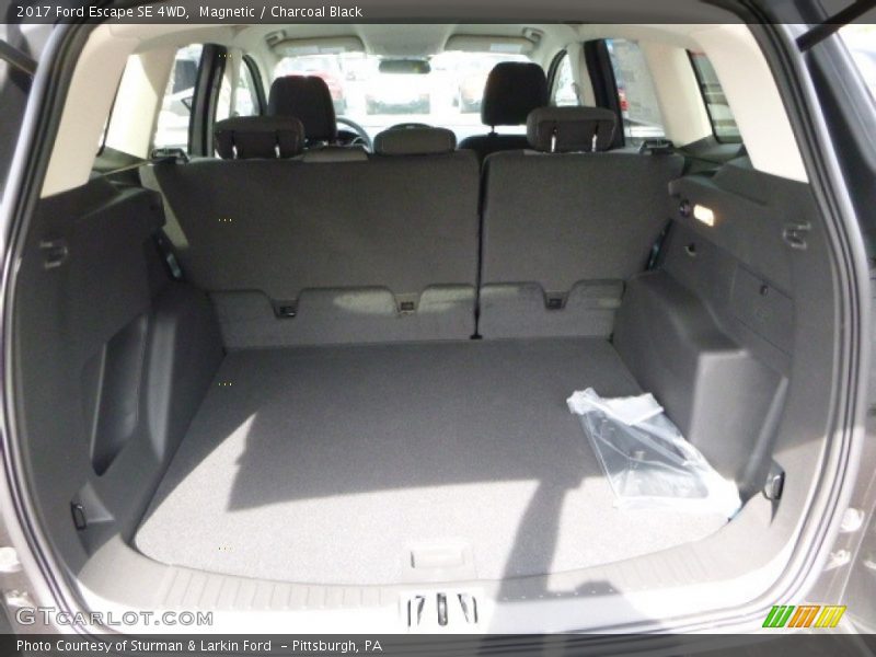 Magnetic / Charcoal Black 2017 Ford Escape SE 4WD