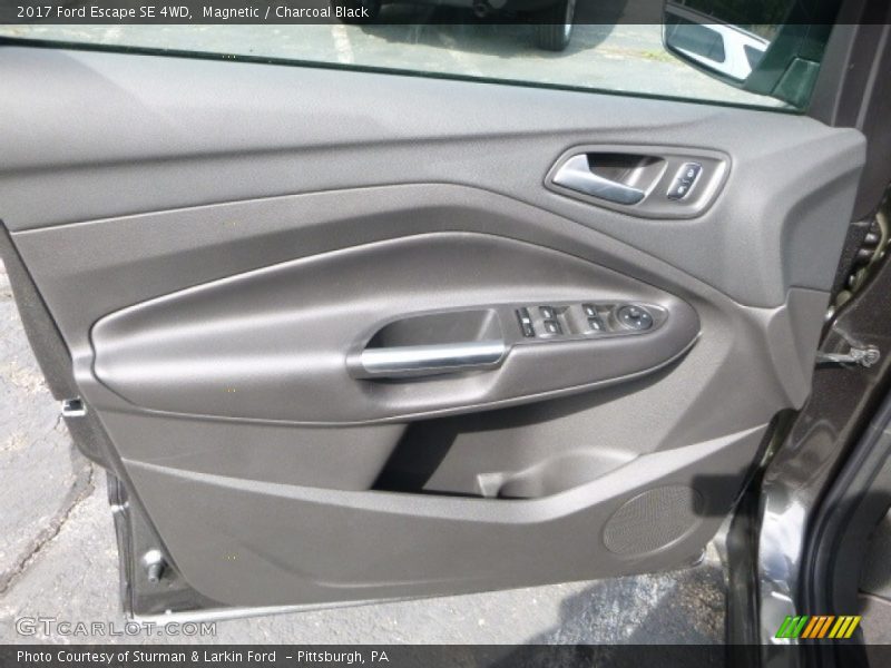 Magnetic / Charcoal Black 2017 Ford Escape SE 4WD
