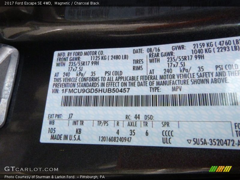 Magnetic / Charcoal Black 2017 Ford Escape SE 4WD