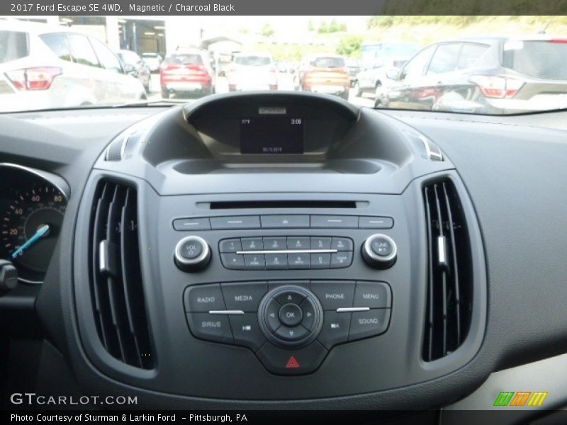 Magnetic / Charcoal Black 2017 Ford Escape SE 4WD