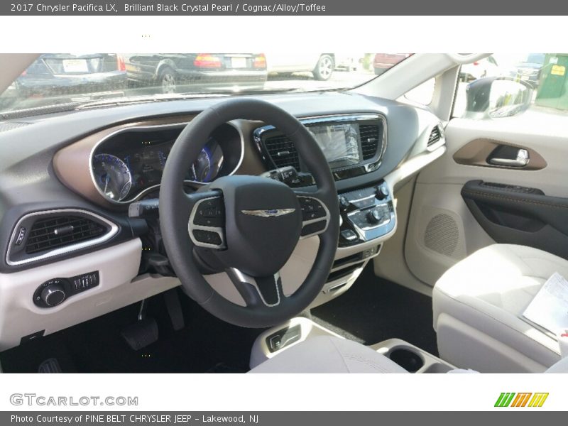 Brilliant Black Crystal Pearl / Cognac/Alloy/Toffee 2017 Chrysler Pacifica LX