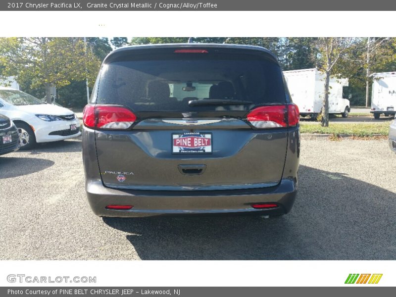Granite Crystal Metallic / Cognac/Alloy/Toffee 2017 Chrysler Pacifica LX