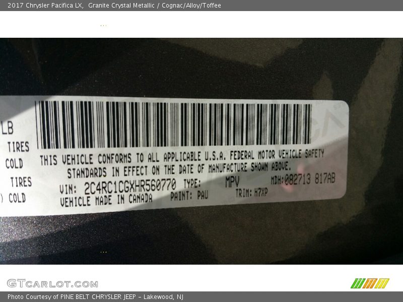Granite Crystal Metallic / Cognac/Alloy/Toffee 2017 Chrysler Pacifica LX