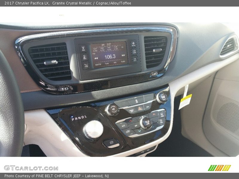 Granite Crystal Metallic / Cognac/Alloy/Toffee 2017 Chrysler Pacifica LX