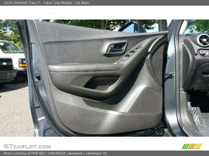 Cyber Gray Metallic / Jet Black 2016 Chevrolet Trax LT