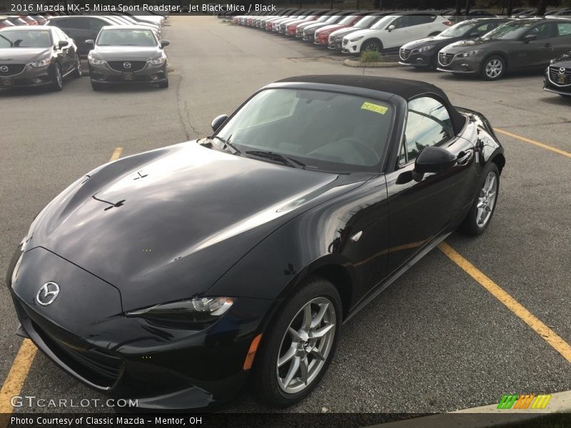 Front 3/4 View of 2016 MX-5 Miata Sport Roadster