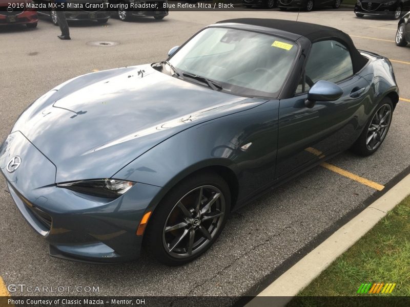 Front 3/4 View of 2016 MX-5 Miata Grand Touring Roadster
