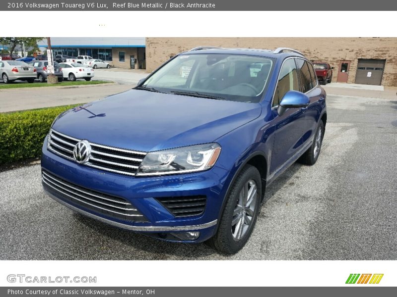 Reef Blue Metallic / Black Anthracite 2016 Volkswagen Touareg V6 Lux