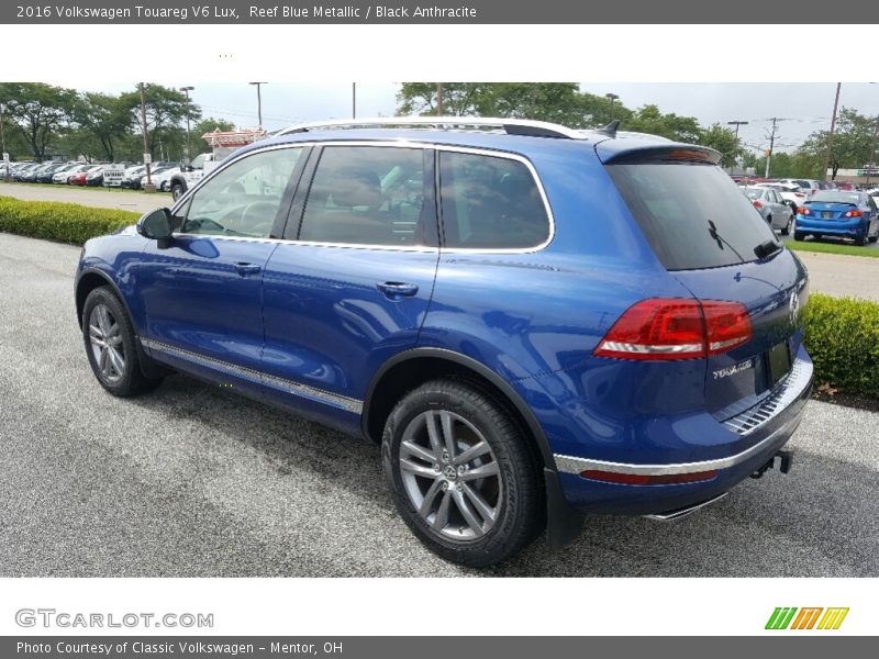 Reef Blue Metallic / Black Anthracite 2016 Volkswagen Touareg V6 Lux