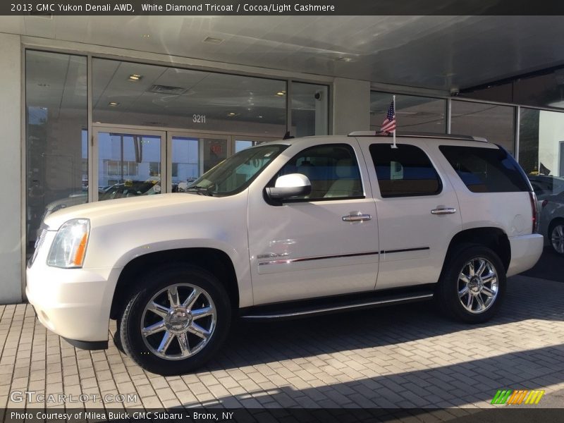 White Diamond Tricoat / Cocoa/Light Cashmere 2013 GMC Yukon Denali AWD