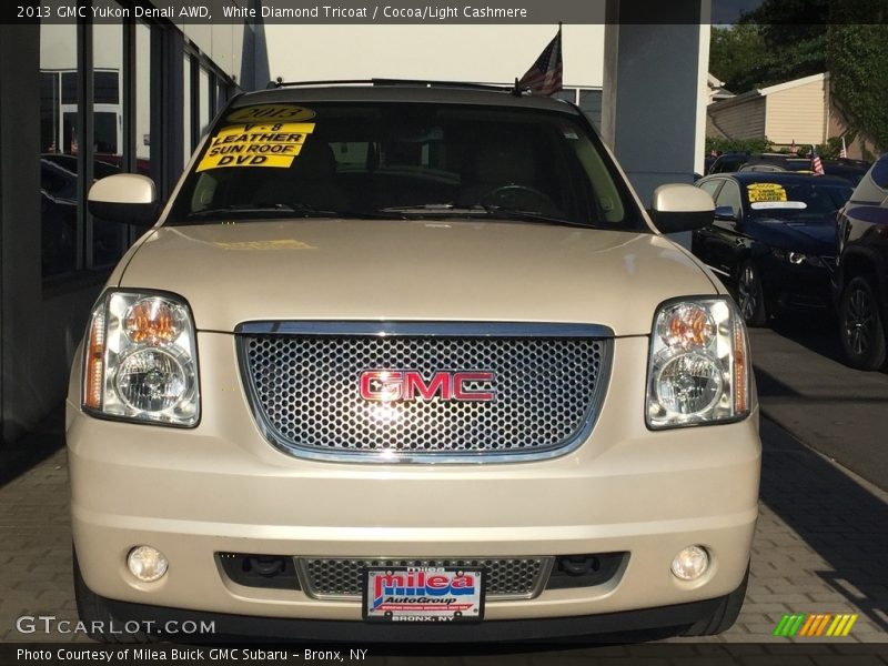 White Diamond Tricoat / Cocoa/Light Cashmere 2013 GMC Yukon Denali AWD