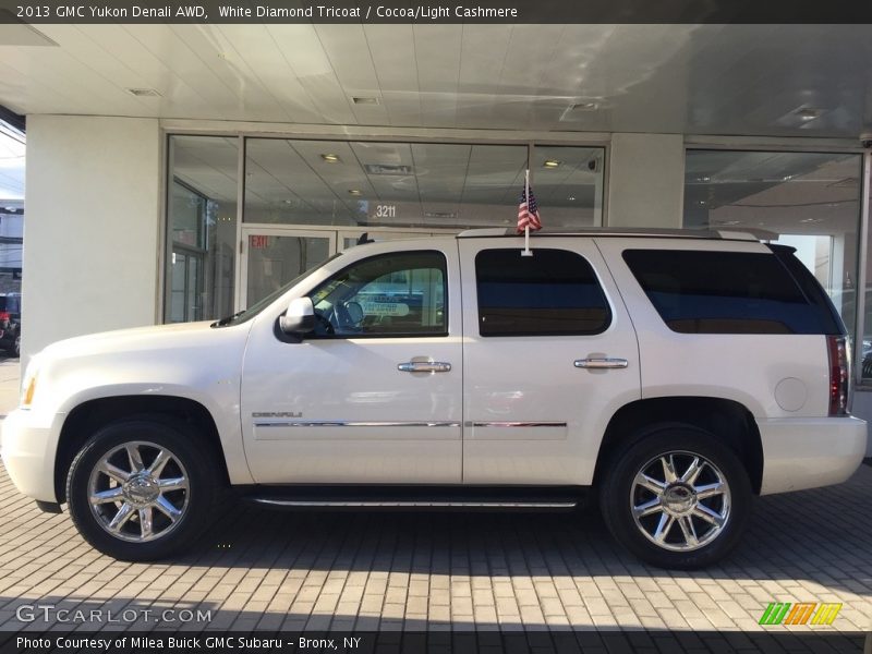 White Diamond Tricoat / Cocoa/Light Cashmere 2013 GMC Yukon Denali AWD