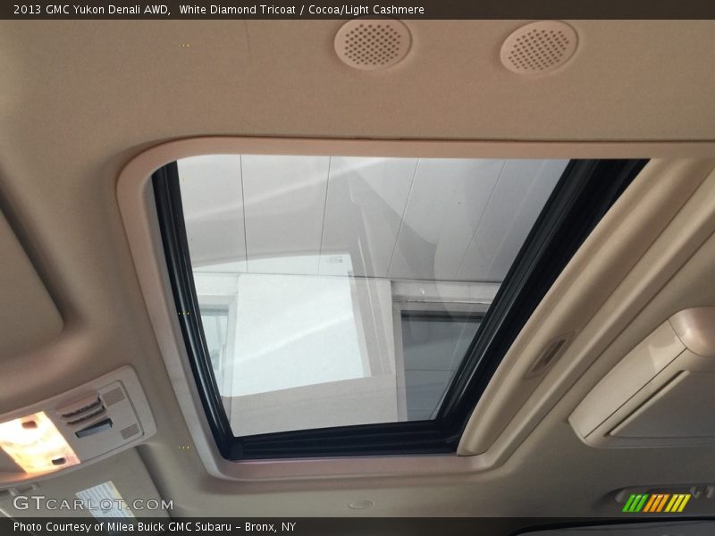 White Diamond Tricoat / Cocoa/Light Cashmere 2013 GMC Yukon Denali AWD
