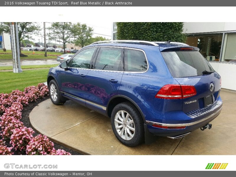 Reef Blue Metallic / Black Anthracite 2016 Volkswagen Touareg TDI Sport