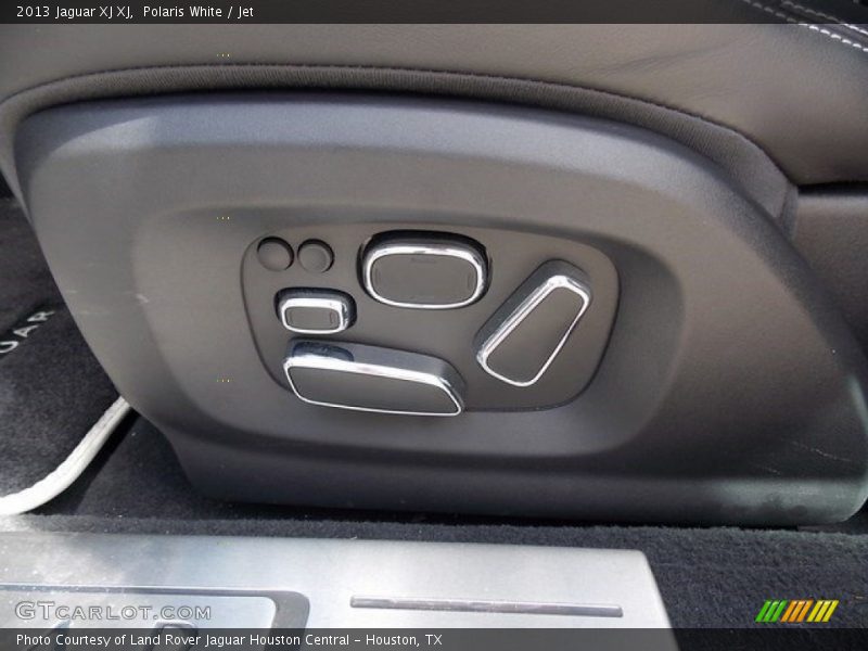 Polaris White / Jet 2013 Jaguar XJ XJ