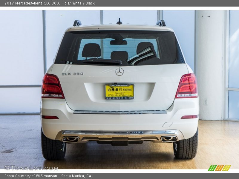 Polar White / Black 2017 Mercedes-Benz GLC 300