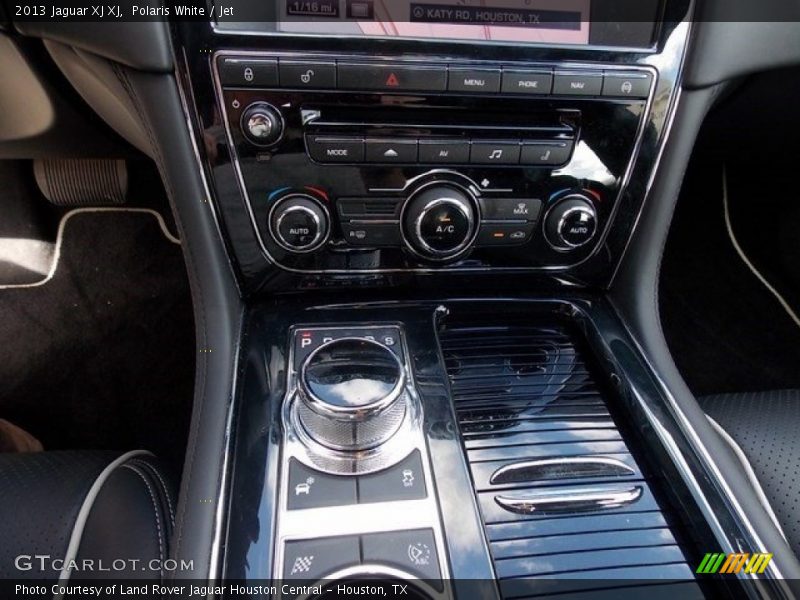 Polaris White / Jet 2013 Jaguar XJ XJ