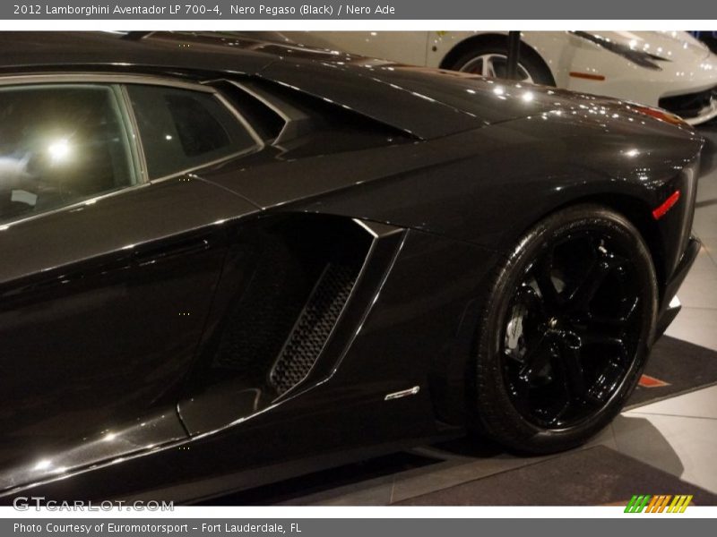 Nero Pegaso (Black) / Nero Ade 2012 Lamborghini Aventador LP 700-4