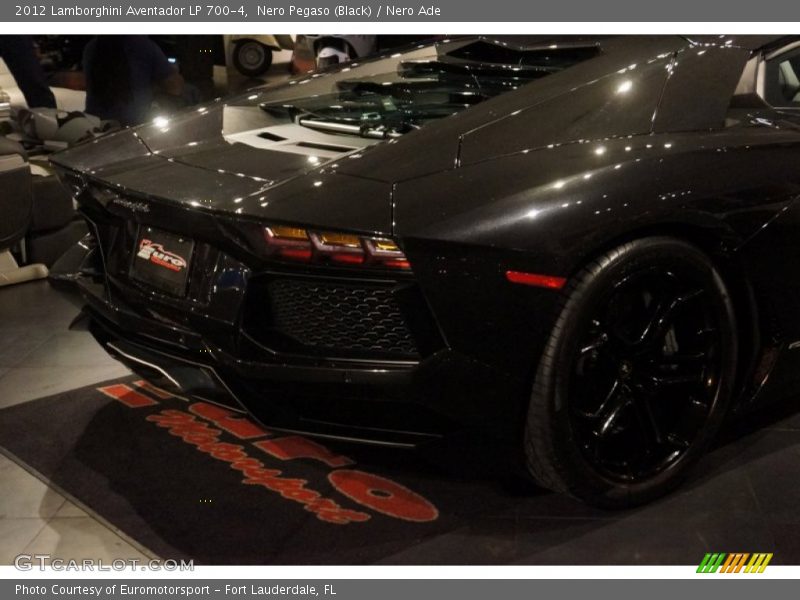 Nero Pegaso (Black) / Nero Ade 2012 Lamborghini Aventador LP 700-4