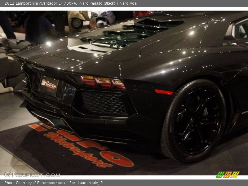 Nero Pegaso (Black) / Nero Ade 2012 Lamborghini Aventador LP 700-4