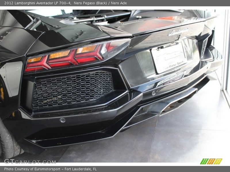 Nero Pegaso (Black) / Nero Ade 2012 Lamborghini Aventador LP 700-4