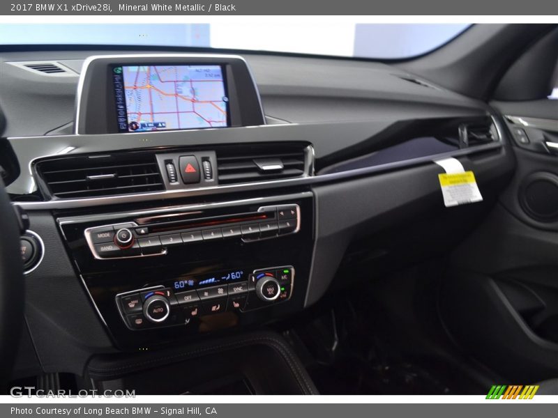 Mineral White Metallic / Black 2017 BMW X1 xDrive28i