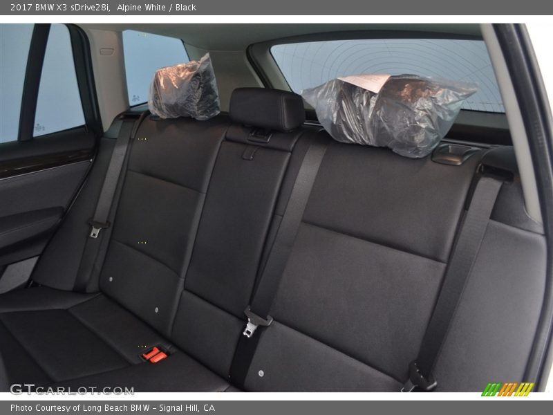 Alpine White / Black 2017 BMW X3 sDrive28i