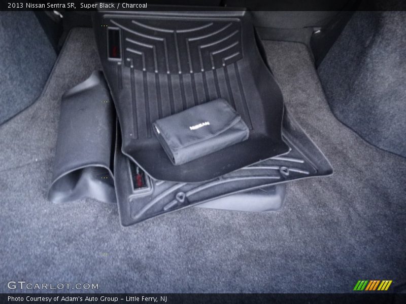 Super Black / Charcoal 2013 Nissan Sentra SR