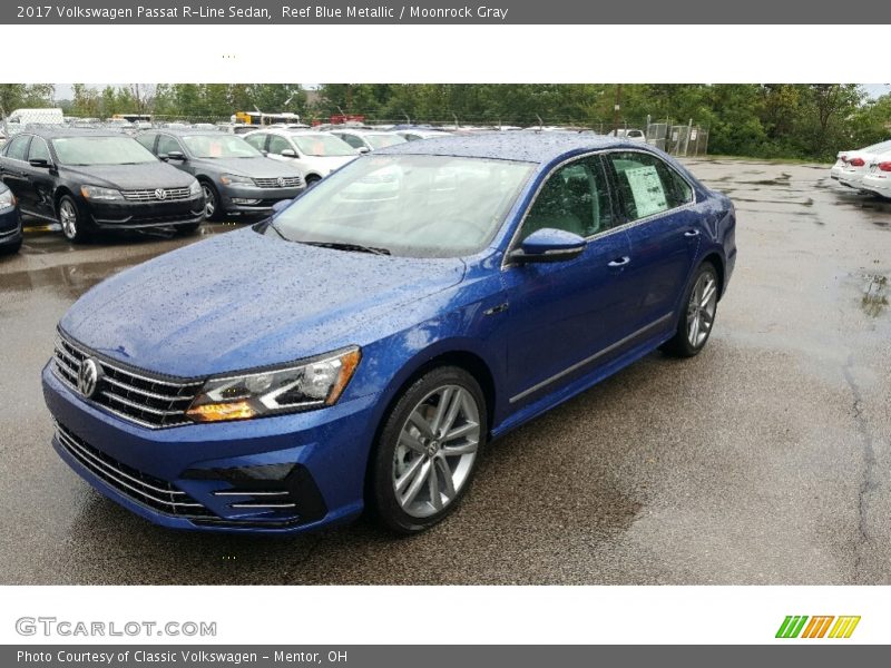 Front 3/4 View of 2017 Passat R-Line Sedan